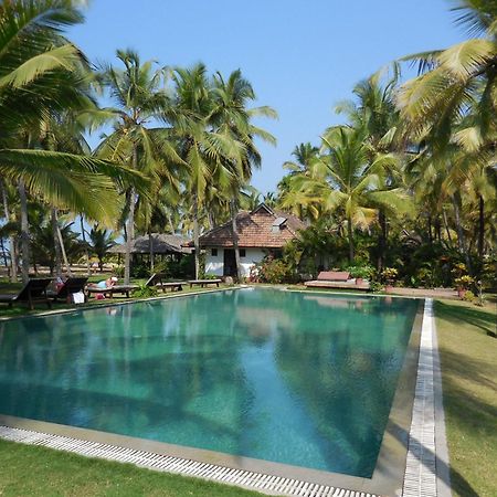 Kanan Beach Resort Nīleshwar Extérieur photo