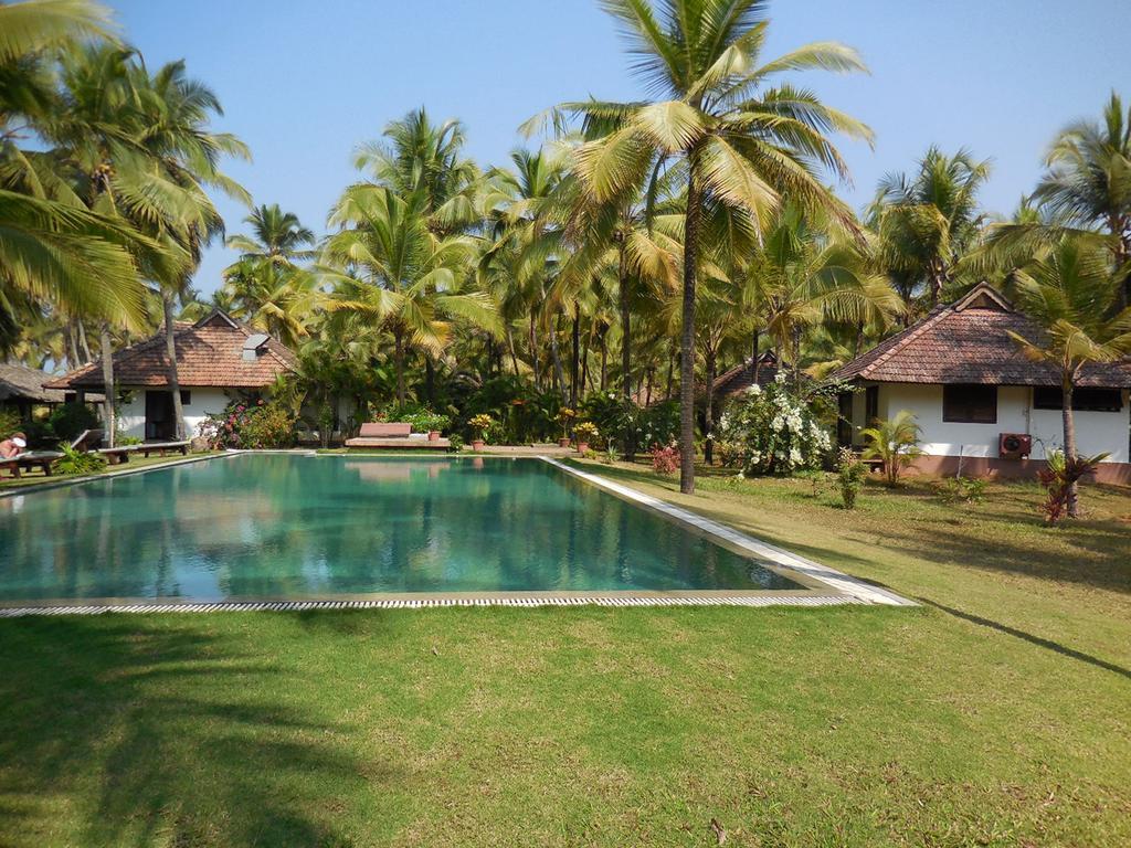 Kanan Beach Resort Nīleshwar Extérieur photo
