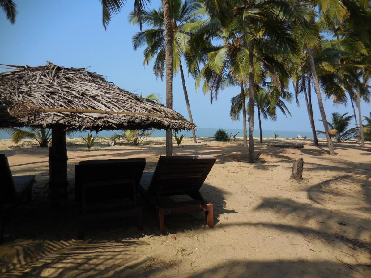 Kanan Beach Resort Nīleshwar Extérieur photo