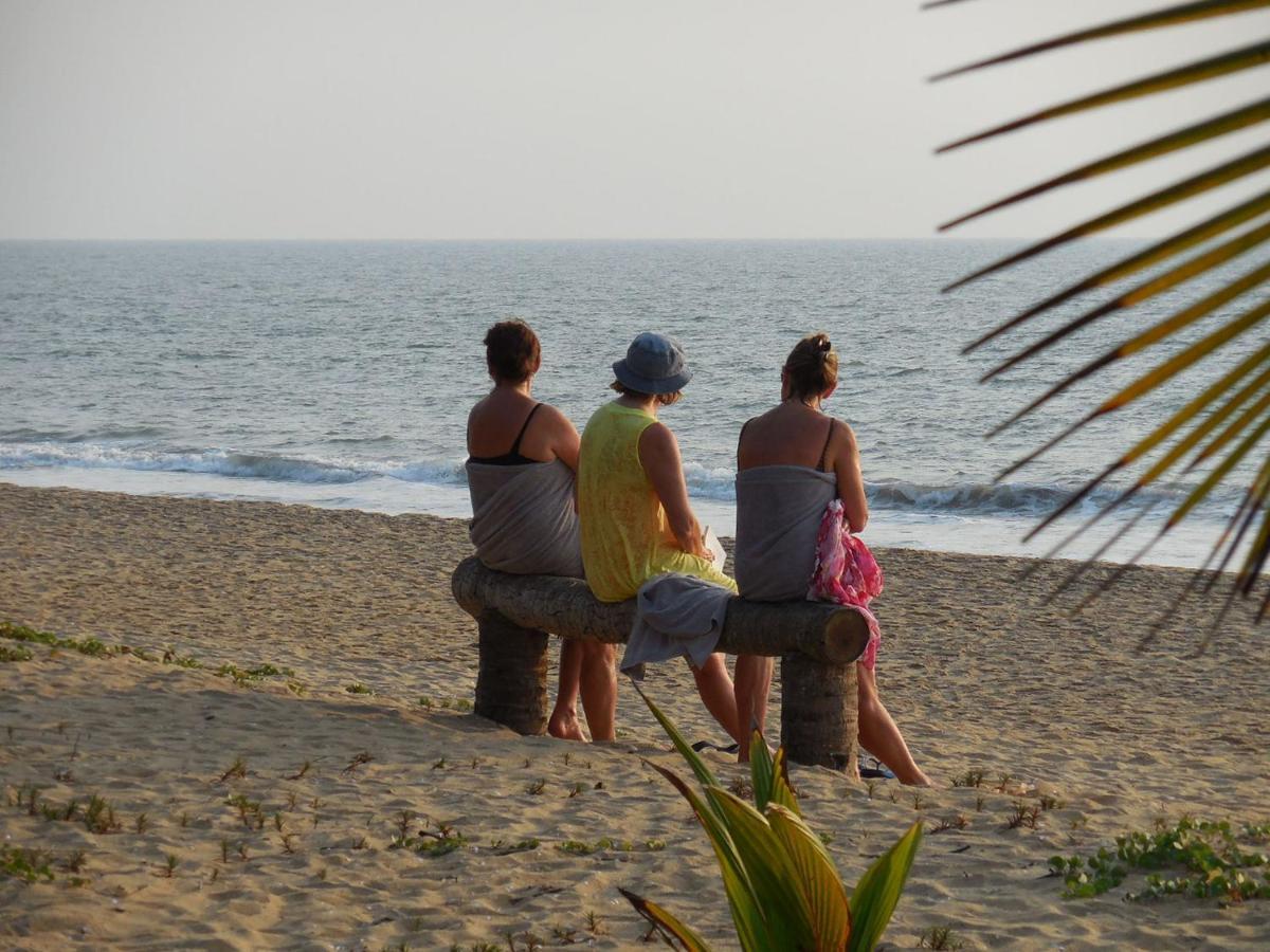 Kanan Beach Resort Nīleshwar Extérieur photo